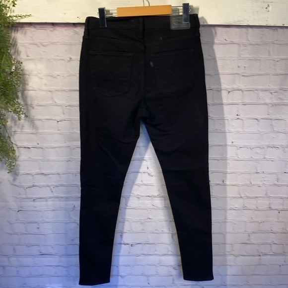 Levi’s Women 720 Black High Rise Super Skinny Classic Jeans Size 30 - Picture 11 of 11